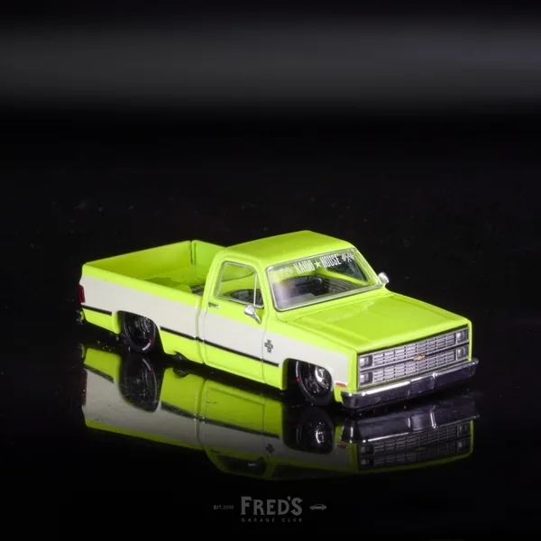 MINI GT × KAIDO HOUSE MINI GT x KAIDO HOUSE KHMG243 Chevrolet Silverado Dually Vintage Spec V2 圖片 5