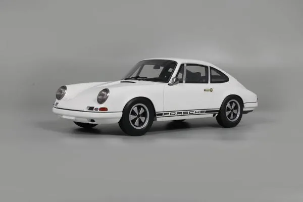 GT Spirit GT Spirit GT596 1/18 PORSCHE 911 R GRAND PRIX WHITE 1967