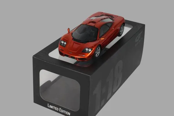 GT Spirit GT Spirit GT977 1/18 MCLAREN F1 ROADCAR MANSOUR ORANGE 1992